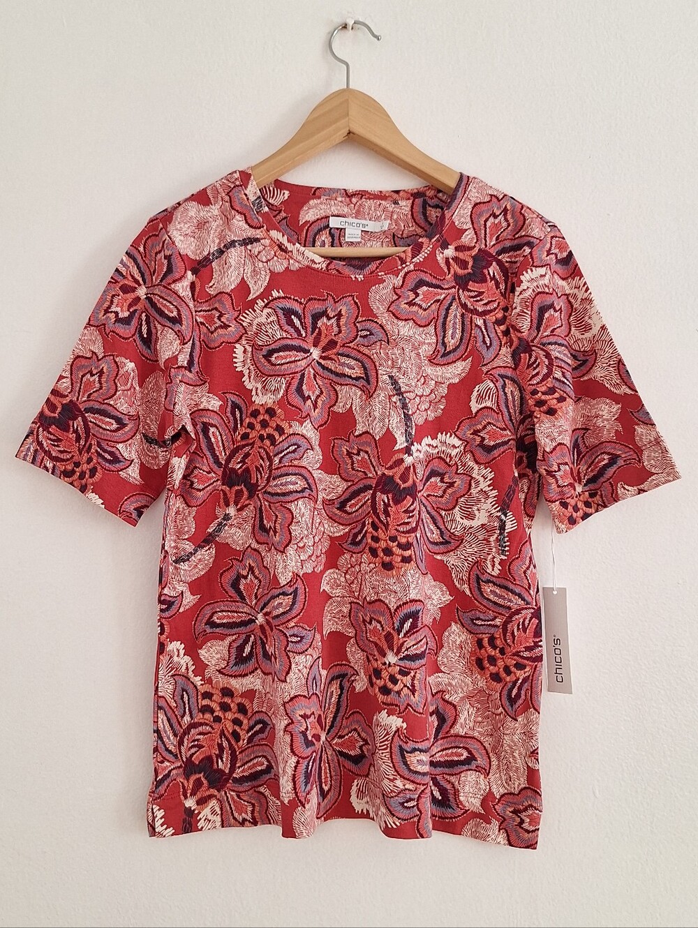 Chico's Red Floral Short-Sleeve Knit Top